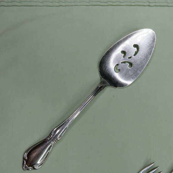 Oneida Chateau Lot of 5 Pie Butter Teaspoon Iced Tea Cocktail Seafood Forks - Picture 4 of 4